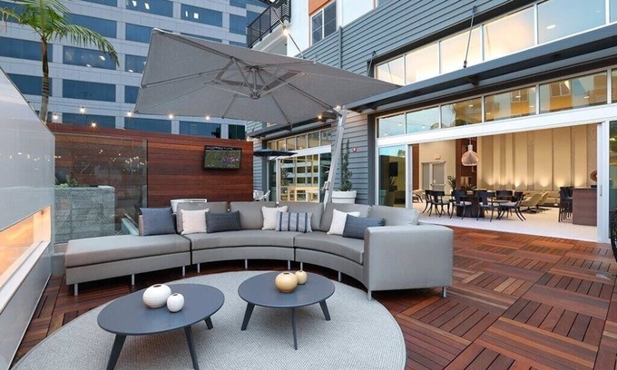 Santa Ana Condo | ```html
Comfortable Eleven10 Apartments: Pet-Friendly & Family-Ready
```