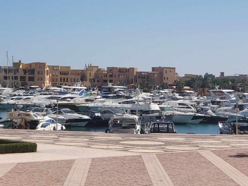 El Gouna Apartment | Unforgettable Elgouna: Steps from the Marina & Ocean Views