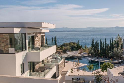 Loutraki-Agioi Theodoroi Villa | Stunning Elia Cove Villa with Private Grand Pool & Ocean View