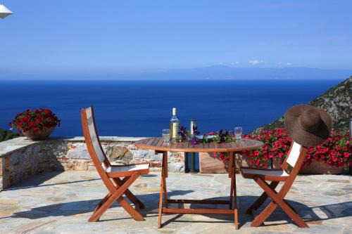 Skopelos Villa | Discover Elies Houses: Oceanfront Retreat with Pool Access