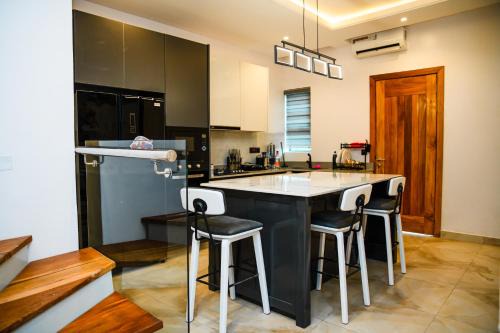Ofin Apartment | Refreshing Elim Maisonette Lekki with Pool & Family Fun