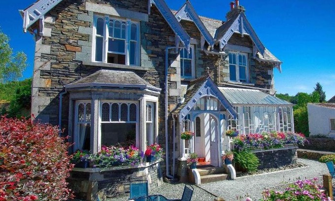 Bowness-on-Windermere Bed & Breakfast | Accessible Retreat at Elim Bank Guest House - Rated 9/10