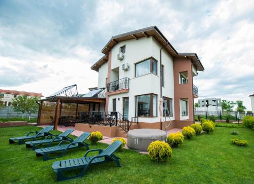 Techirghiol House | Family-Friendly Elina: Guest Rated 9/10 with Kitchen Access