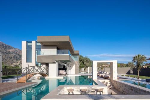 Georgioupolis Villa | Elegant Elinor Villa: Oceanfront Bliss with Pool & Pets