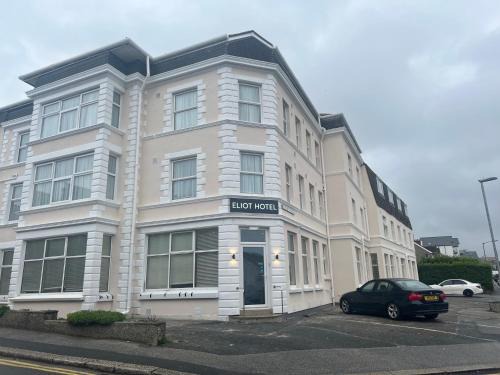 Newquay City Centre Hotel | Convenient Eliot Hotel: Family-Friendly & Accessible Amenities