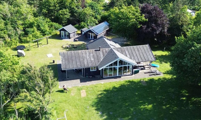 Roslev House | Experience Oceanfront Bliss at "Elis" Near the Inlet