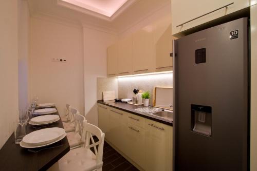 Taban Apartment | Budget-Friendly Elisabeth Bridge Apartmans with Family Amenities