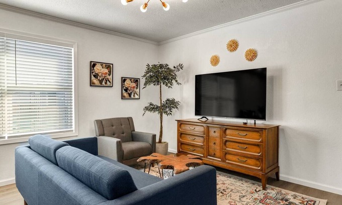 College Station Apartment | Elise: 2 Bedrooms with King Beds, Walk to A&M