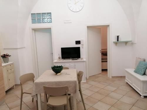 Oria Historic Centre Apartment | Family-Friendly Elisea House Mario Pagano with Stellar Reviews