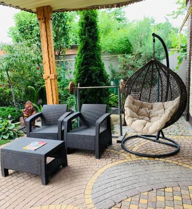Sumy Oblast Apartment | Pet-Friendly Elit BonRe: Highly Rated with Breakfast Included