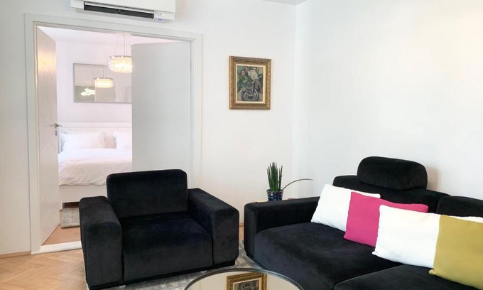 Tirgu Mures Apartment | Elite Apartment: 4-Star Stay with Family-Friendly Amenities