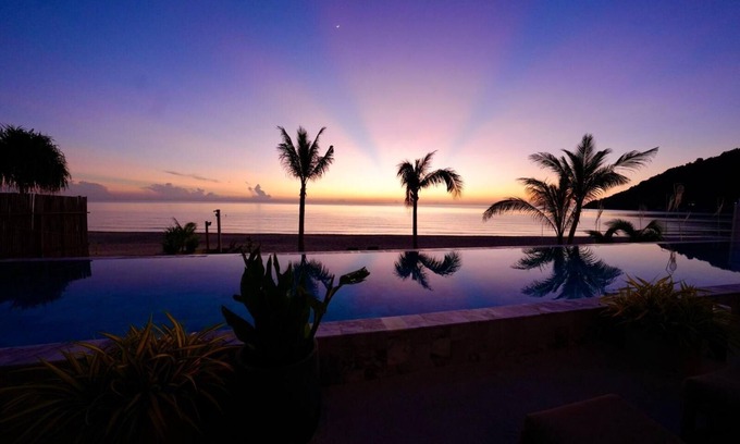 Khanom Hotel | Coastal Getaway at Elite Atoll Khanom with Pool & Dining