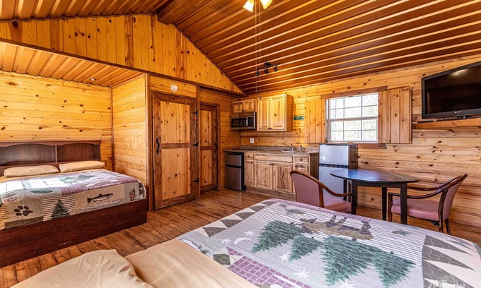 Big Spring Cabin | Discover Elite Cabins and RV Park with Family-Friendly Amenities