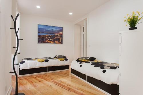 Alcantara Apartment | Elite House: 4-Star Family-Friendly Retreat with Top Ratings