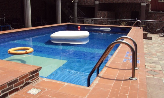 Port Harcourt Cabin | Budget-Friendly Elite Poolbar & Lodge with Great Amenities