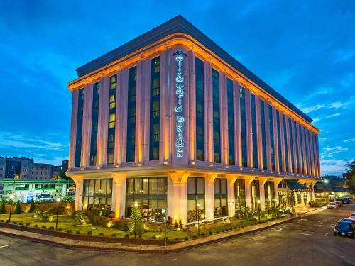 Kucukcekmece Hotel | Experience Elite World Istanbul Florya: Pool and Spa Oasis
