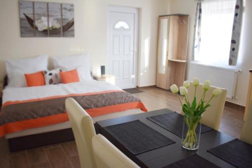 Villany Apartment | Elixír Apartman: Family-Friendly Getaway with Top Ratings