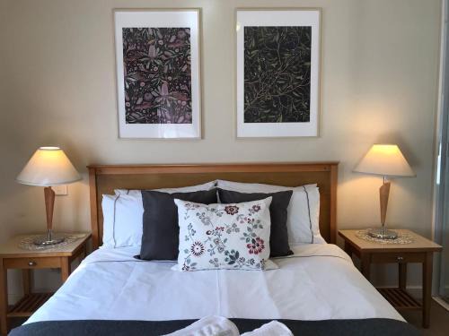 Perth Central Business District Apartment | Oceanfront Eliza's Lookout: Family-Friendly with Pool & Views