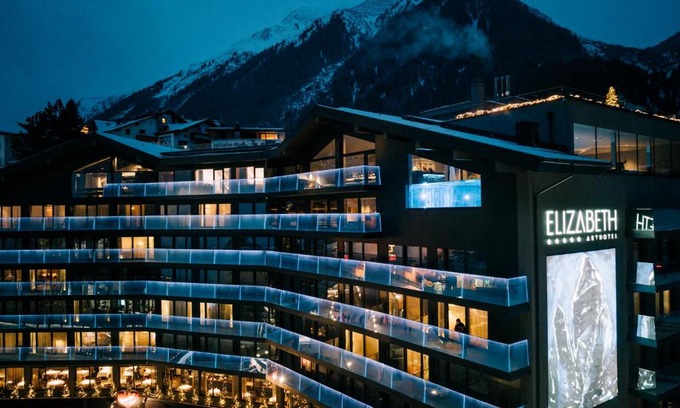 Ischgl Hotel | Elegant Elizabeth Arthotel: Oceanfront Bliss & Spa Retreat