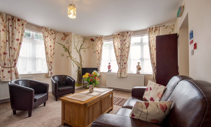 Denstone Apartment | Guest Rated 10/10: Elizabeth at Heywood Hall with Spa & Hot Tub