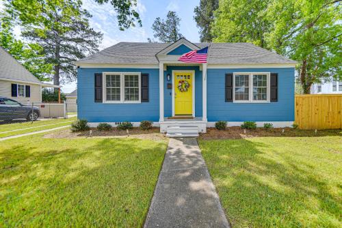 Elizabeth City House | Elizabeth City Retreat with Fenced Yard, Near Downtown Fun