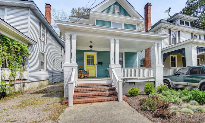Elizabeth City House | Cozy Elizabeth City Retreat with Fire Pit Near Downtown