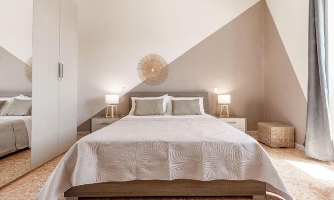 Arzachena House | Family-Friendly Elizabeth Guest House with High Ratings