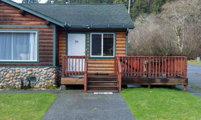 Orick House | Family-Friendly Elk Meadow Cabins: Comfortable Getaway