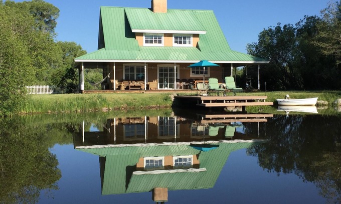 Los Ojos House | Elk Meadows Getaway: 10/10 Rated with Pool & Breakfast