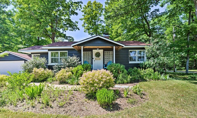 Elk Rapids House | Relaxing Elk Rapids Bungalow with Garden and Firepit