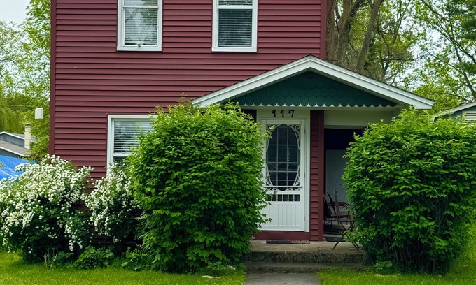 Elk Rapids House | Experience ELK RAPIDS Historic Home with Oceanfront Views