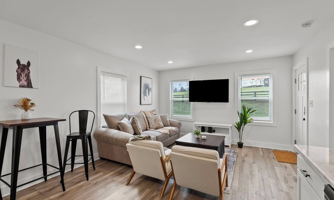 Georgetown House | Elkhorn Cottage - Peaceful Creekside Stay