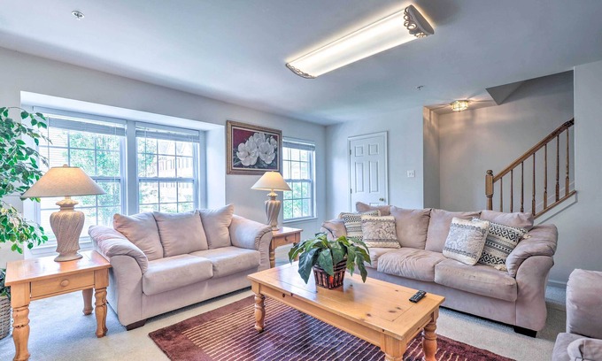 Elkridge House | Experience Elkridge Townhome: 15 Mi to Baltimore's Charm