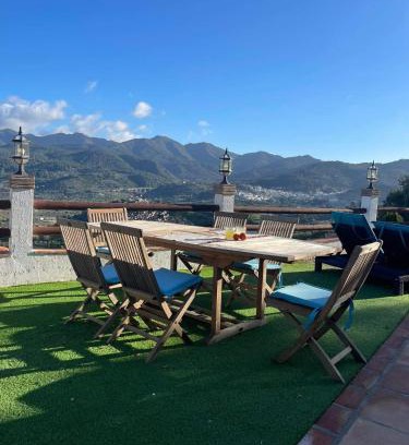 Monda House | Pet-Friendly Retreat at Ellaure: Perfect for Families!