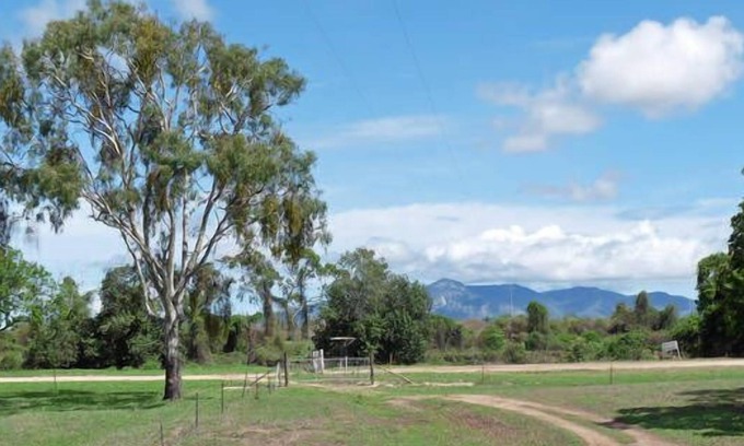 Guthalungra House | Explore Elliot River Retreat: Pet-Friendly with Riverside Fun