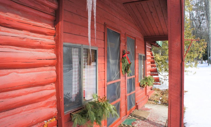 Grawn Resort | Experience Ellis Lake Resort with Pool and Ocean Views