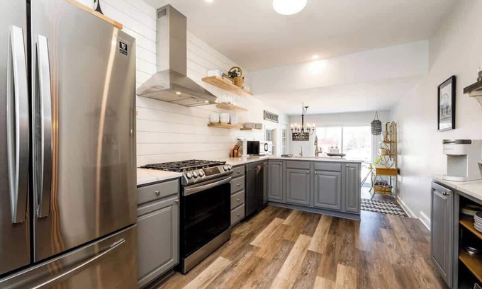 Three Oaks House | Elm Street Retreat: Steps from Journeyman Distillery & Fun