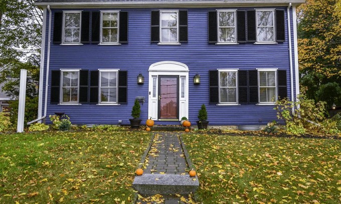 Camden Bed & Breakfast | Discover Elms of Camden: 4-Star Retreat with Dining Delight