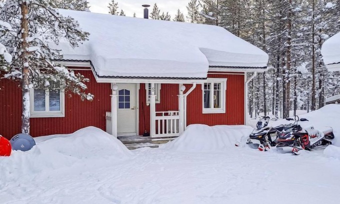 Kolari House | Experience Elnan Tupa: Lake Views & Spa Retreat Awaits