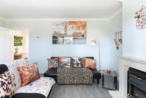 Hull House | ELROI Willerby Road Boho Comfy Home 2 Bedrooms