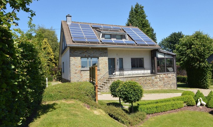 Elsenborn House | Elegant Holiday Home with Sauna and Pool in Bütgenbach