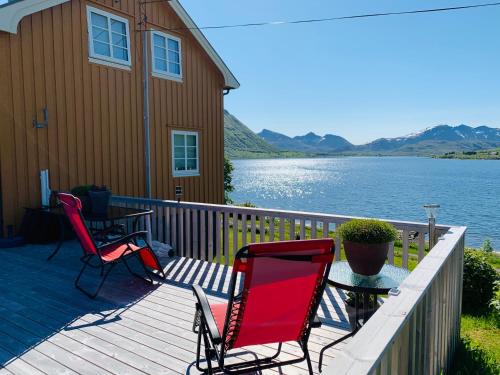 Bostad House | Highly Rated Elstad Farm Lofoten with Family-Friendly Amenities