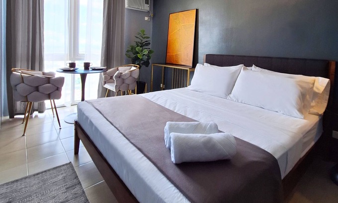 Ugong Apartment | ELUDE Designer Suite Pasig: Ideal for Relaxation & Fun
