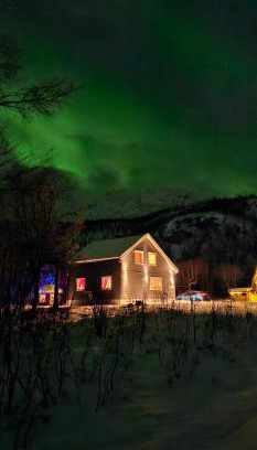 Lenvik House | Elvestua: 4-Star Gem with Hot Tub and Family-Friendly Perks