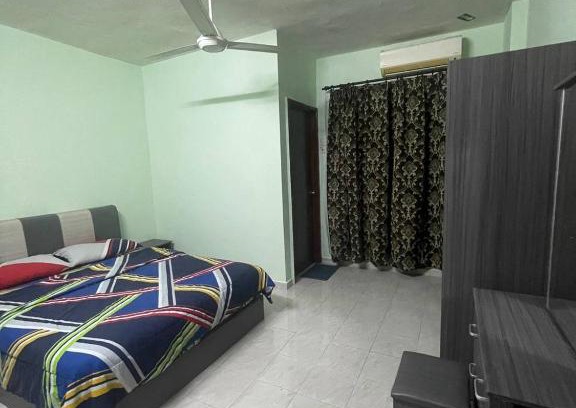 Tanjung Tanah Merah Apartment | Relax at Elvina Guesthouse in Laguna Condo Resort PD