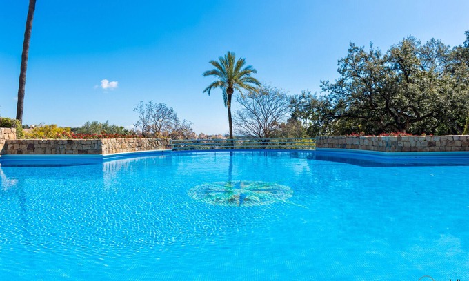 Elviria Apartment | Elviria Hills: Family-Friendly Oceanfront Retreat with Pool