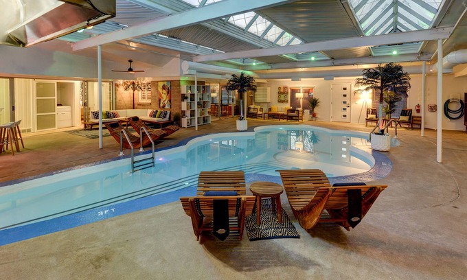 Independence House | Experience Elvis Retreat House: Ocean View & Private Pool