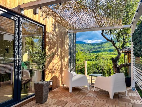 Sadu Bed & Breakfast | Discover Elysian Fields: Tiny House 'Evergreen' Retreat