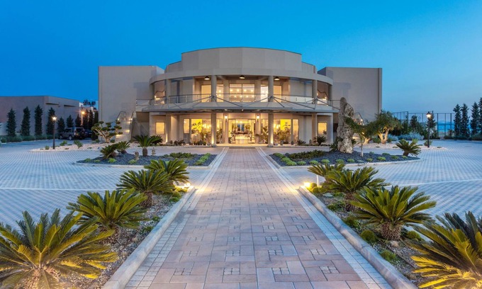 Akovitika Hotel | Elegant Elysian Hotel & Spa: 5-Star Getaway with Pool