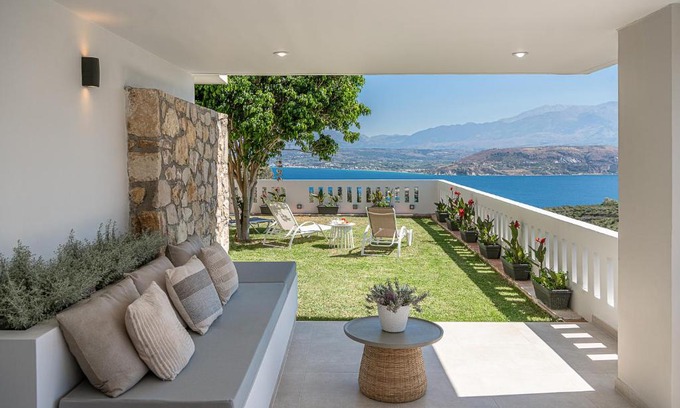 Sternes Apartment | Oceanfront Elysian Sea-View Hotel in Chania, Rated 9.5/10